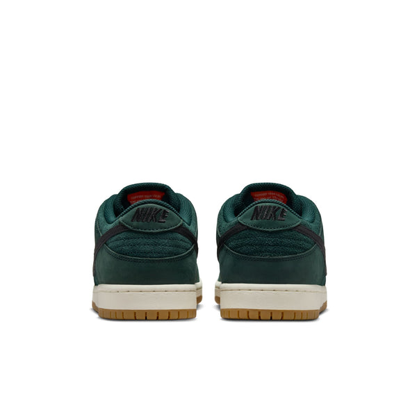 Nike SB Dunk Low Deep Fir PREORDER - Sneakers