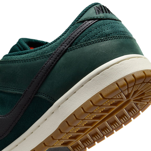 Nike SB Dunk Low Deep Fir PREORDER - Sneakers
