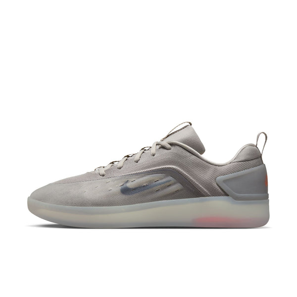 Nike SB Zoom Nyjah 4 College Grey Bright Crimson PREORDER - Sneakers