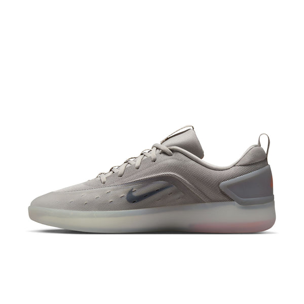 Nike SB Zoom Nyjah 4 College Grey Bright Crimson PREORDER - Sneakers
