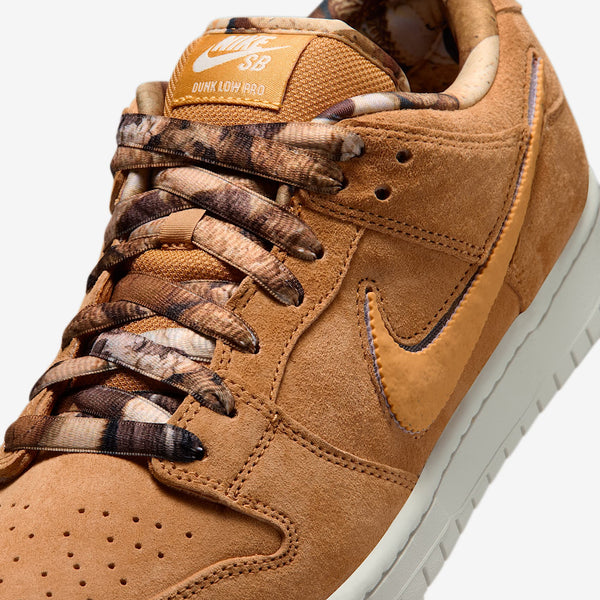 NOTE Manchester x Nike SB Dunk Low - Flax and Summit White PREORDER - Sneakers